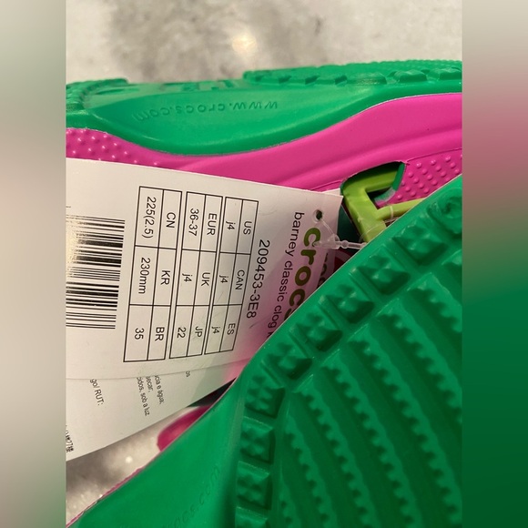 NWT Crocs Barney the Dinosaur Kids Size J4 Limited Edition Classic Clog Comfort - Picture 8 of 8